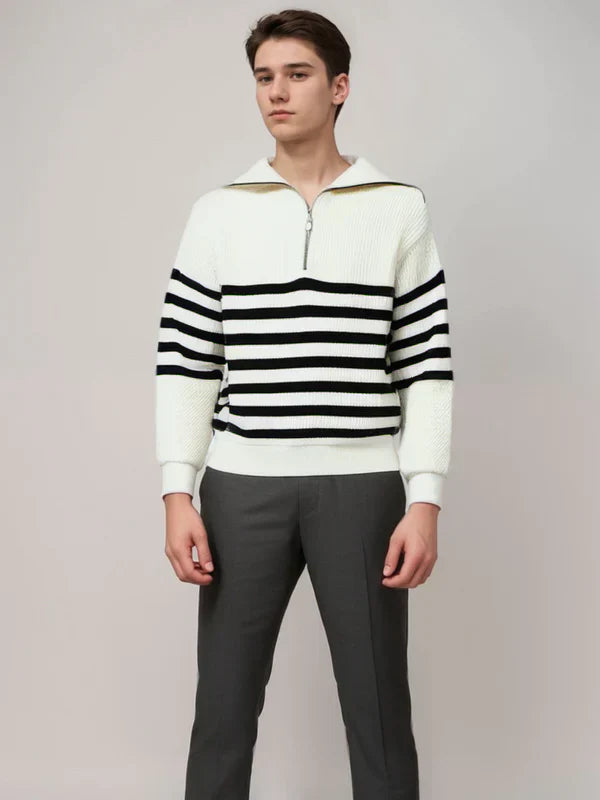 Stribet sweater med lynlås lukning