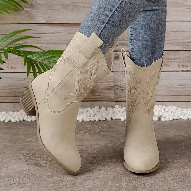 Women's denim cowboy boots with block heel – striking western look