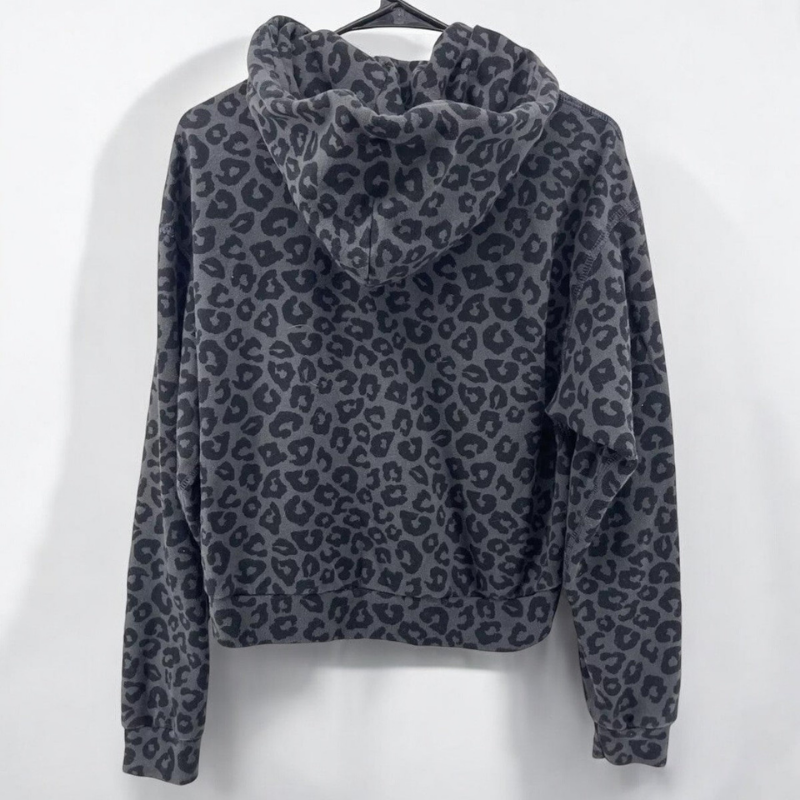 Hættetrøje med leopardprint til mænd - stilfuld og afslappet til streetwear