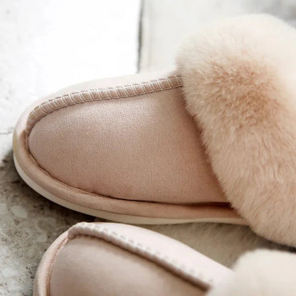 Women's slippers with fur trim – cozy loungewear style