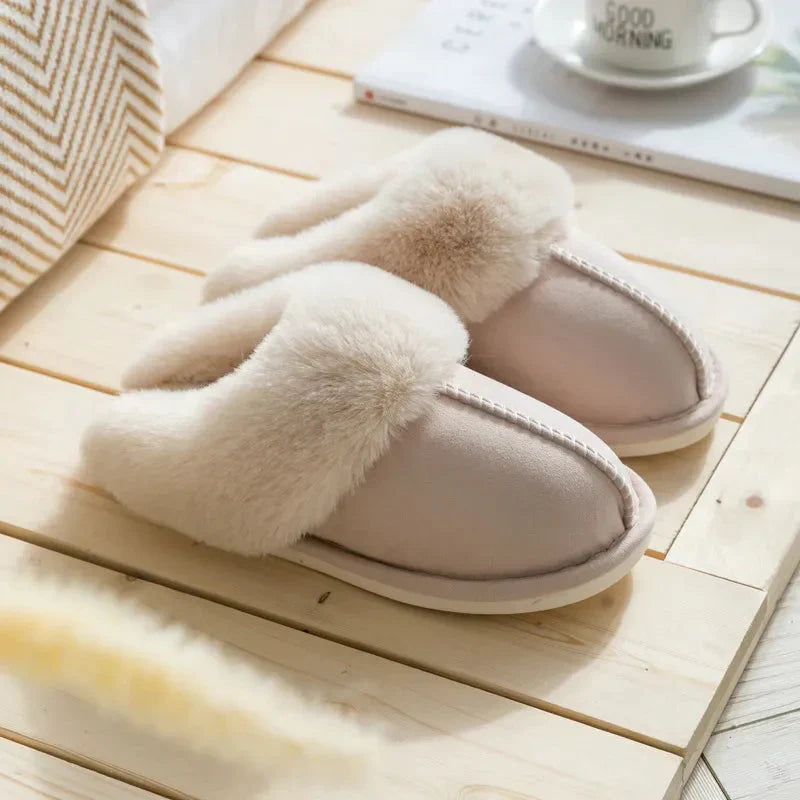 Women's slippers with fur trim – cozy loungewear style