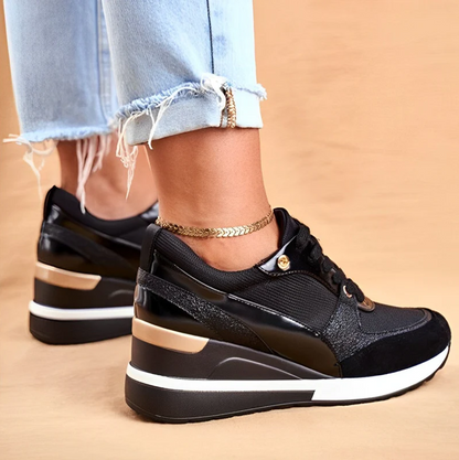 Amelia – wedge sneakers med en sporty snørelukning