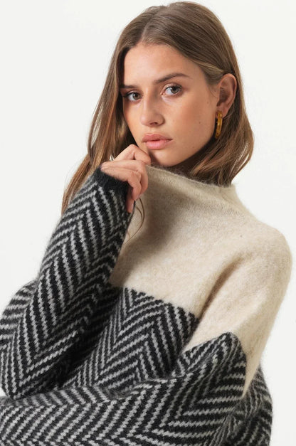 Gia - luxury cashmere turtleneck sweater