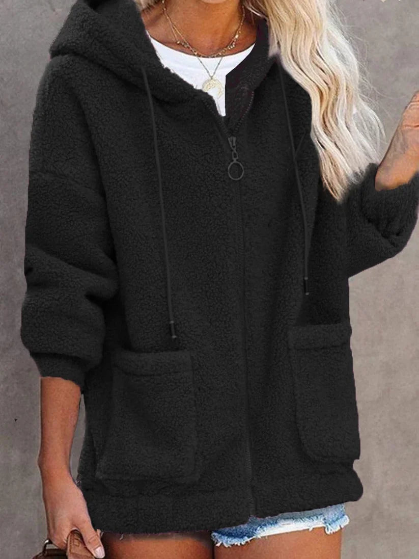 Freya – sherpa jacket with plush look, zipper, and oversized fit